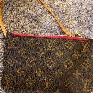 ❌SOLD❌Authentic Neverfull monogram pouch Pm